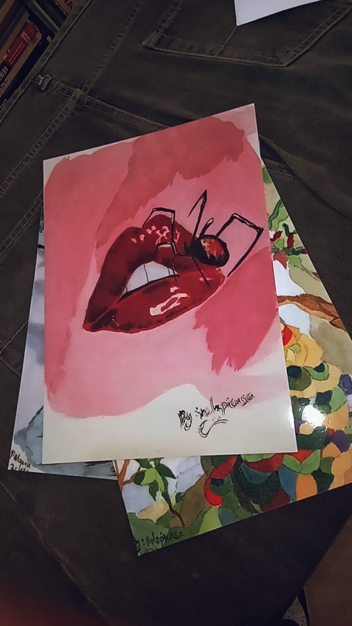 Black widow kiss A4 poster print